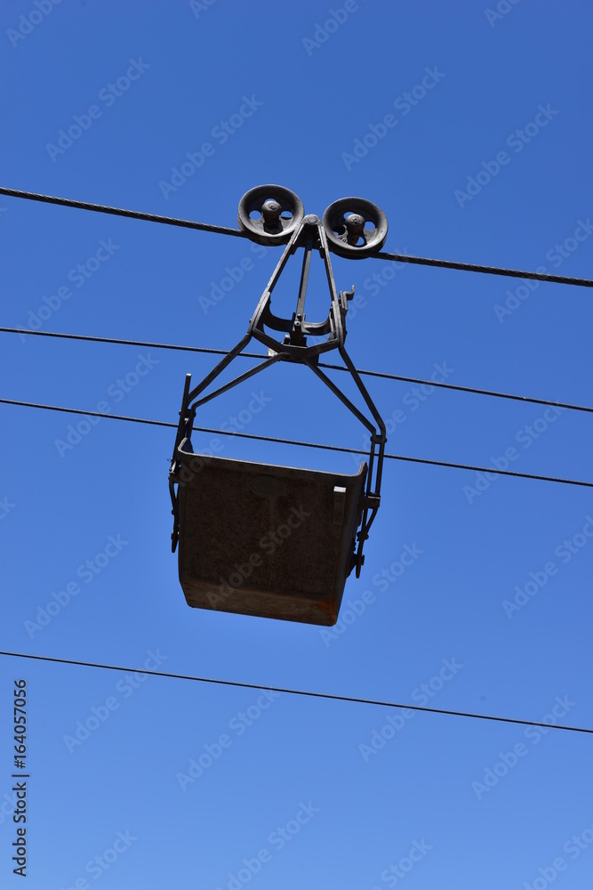 Obraz premium An Abandoned tramway bucket at the abandoned copper mine at Pioche in Nevada. 