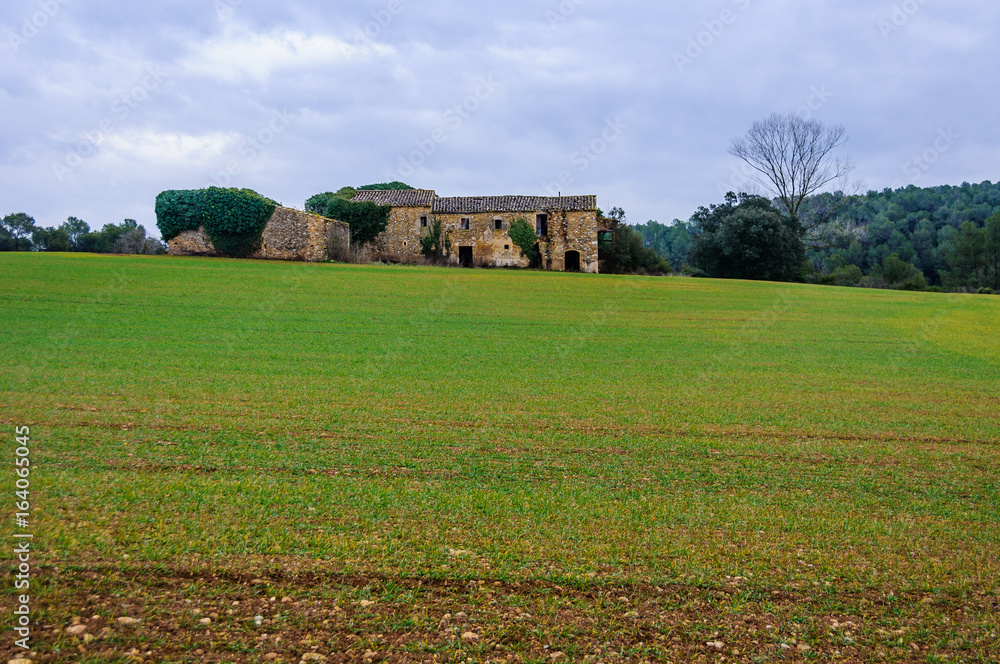 Obraz premium Abandoned country house in Catalonia, Spain