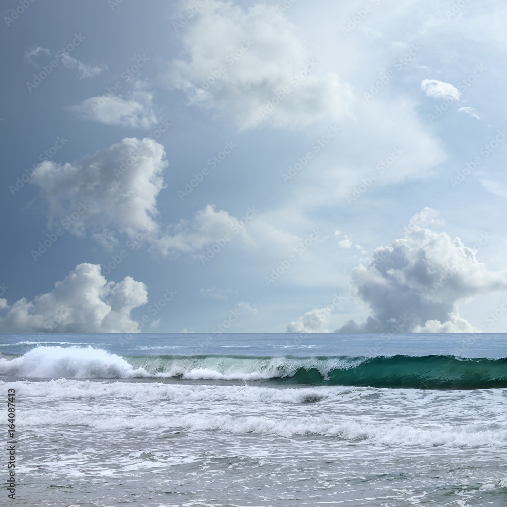 Naklejka premium seascape image of stormy day on beach