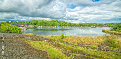 The ferry arrives to Tjäro island