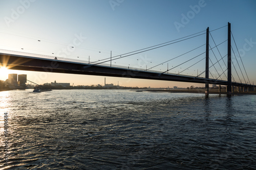 Rheinpromenade Düsseldorf und Altstadtufer