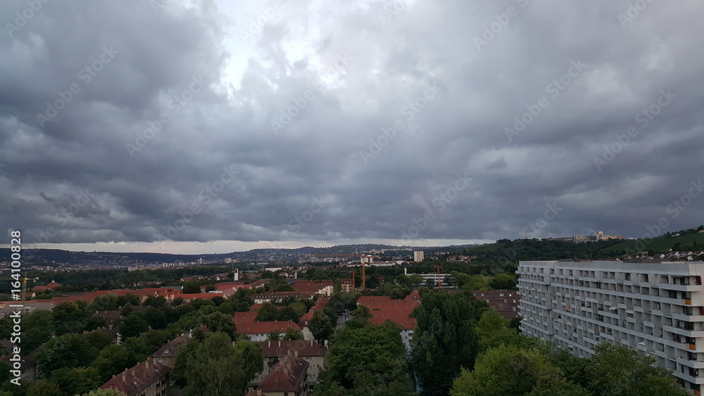 Gewitter Wolken über Stuttgart