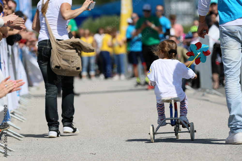 Naklejka premium Sports games children.