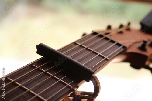 Bund on Guitar. Guitarlessons.  photo