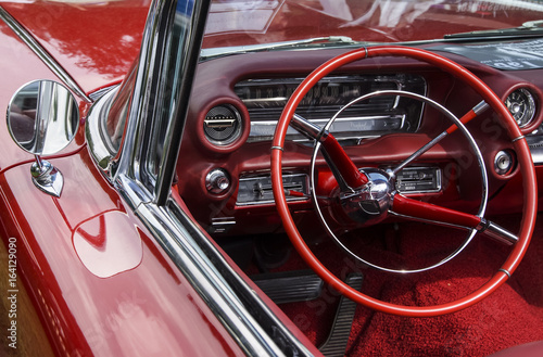 red dashboard © Norman