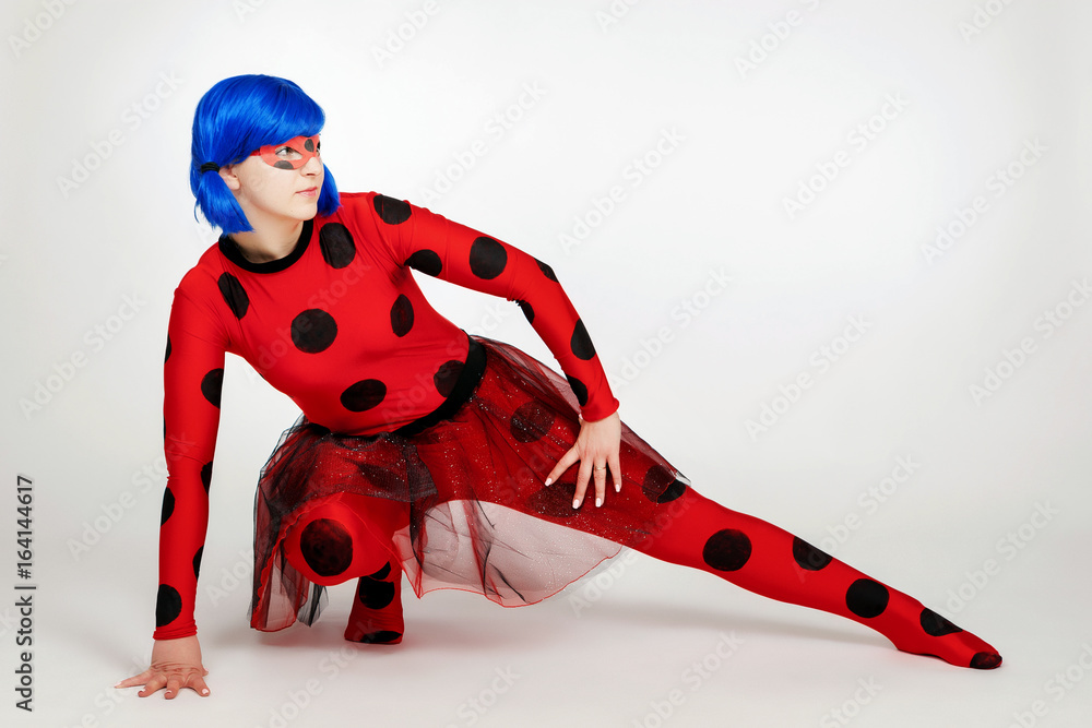 Black and red suit girl cheap