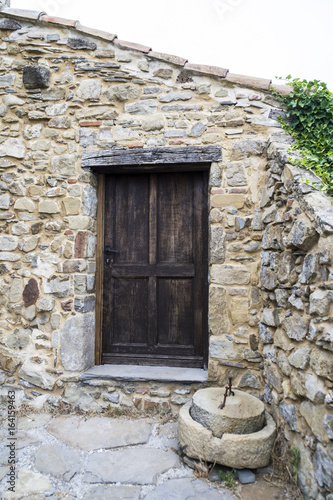 Stock Tür in altem Steinhaus