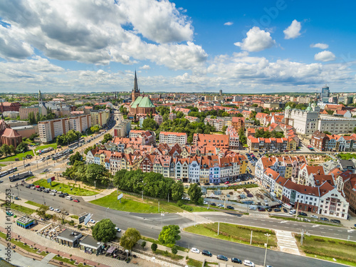 Szczecin - krajobraz starego miasta widziany z powietrza.  panorama miasta z bazylika archikatedralna. 