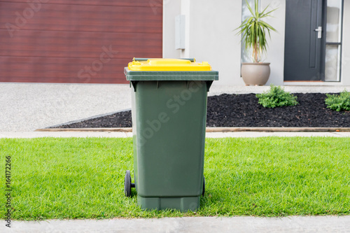 Green recycle bin