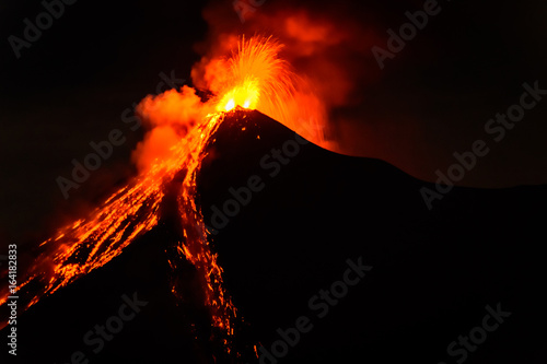 Εκτύπωση καμβά Lava spurts from erupting Fuego volcano in Guatemala