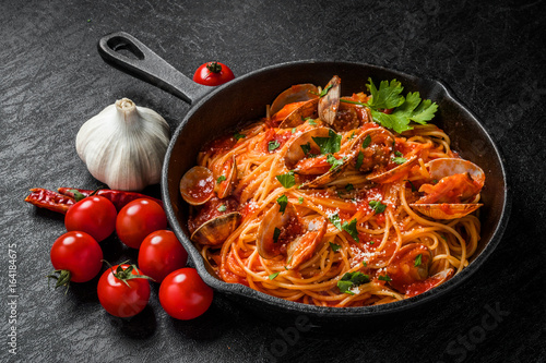 ボンゴレパスタ Spaghetti with clam and tomato 