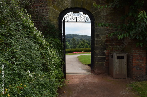 Arched gate