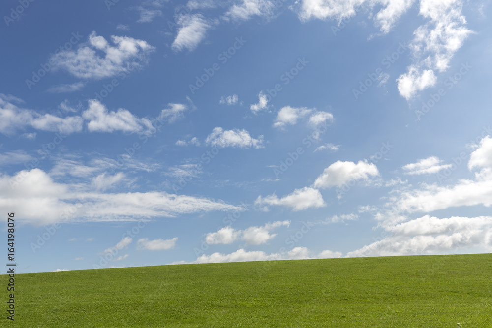 Sommerhimmel über Ackerland in Bayern Sommerhimmel über Ackerland in Bayern