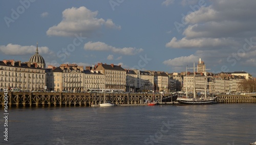 Schilderij op canvas Quai de la fosse, Tour Bretagne et voilier le Belem, Nantes, France
