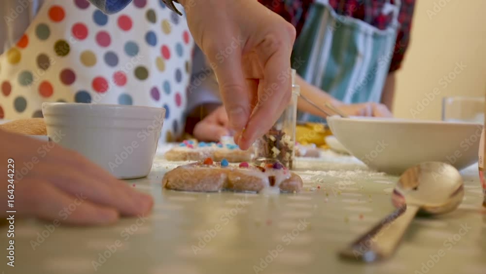 Decorating Christmas Biscuits Decorating Christmas Biscuits