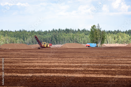 bog and the field on which the production is carried out in black peat mining