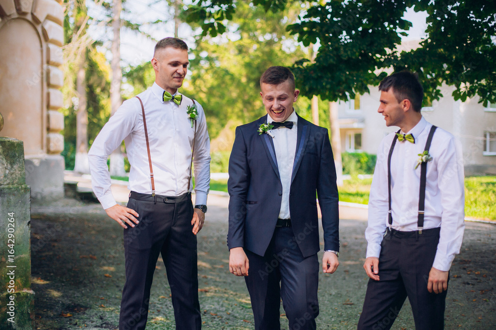 funny at the same time serious groom with best mans