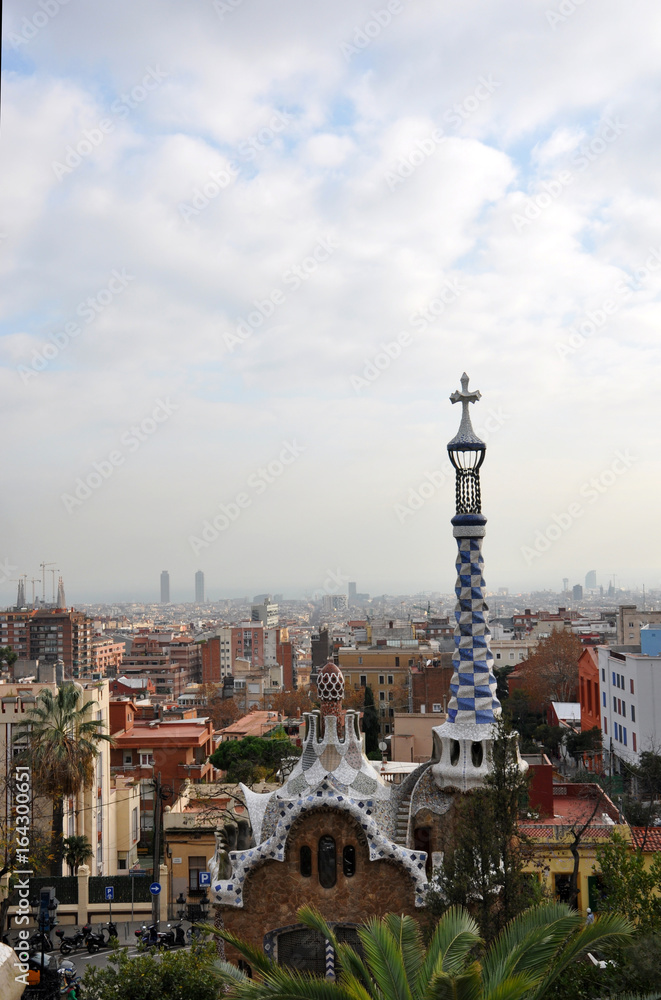 Obraz premium Park guell barcelona skyline