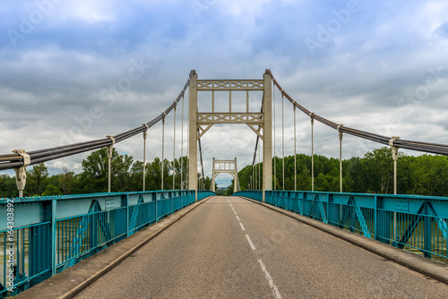 Pont suspendu à Auvillar, Tarn et Garonne en Occitanie, France