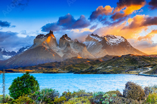 Tablou canvas Torres Del Paine National Park, Chile.