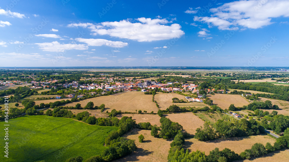 Photographie aérienne du village de Frossay en Loire Atlantique