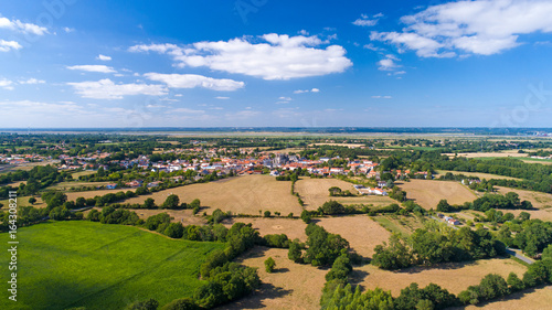 Photographie aérienne du village de Frossay en Loire Atlantique © altitudedrone