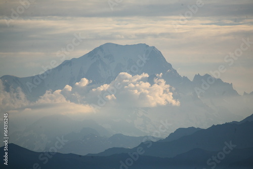 lever de soleil sur le mont blanc