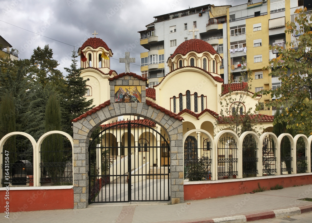 Obraz premium Church of Resurrection (ringjallja ngjallja) in Pogradec. Albania