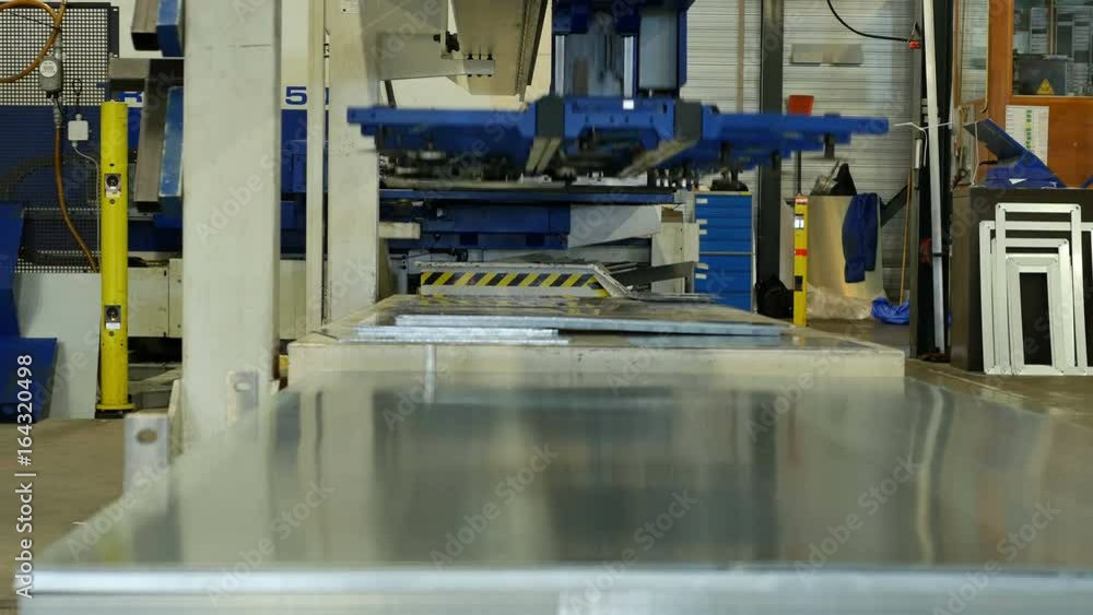 Trumpf Trumatic 500 High precision cnc sheet metal stamping and punching machinery Trumpf Trumatic 500 High precision cnc sheet metal stamping and punching machinery