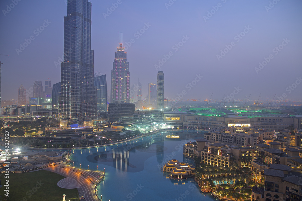 Fototapeta premium Downtown Dubai Skyline at Sunrise