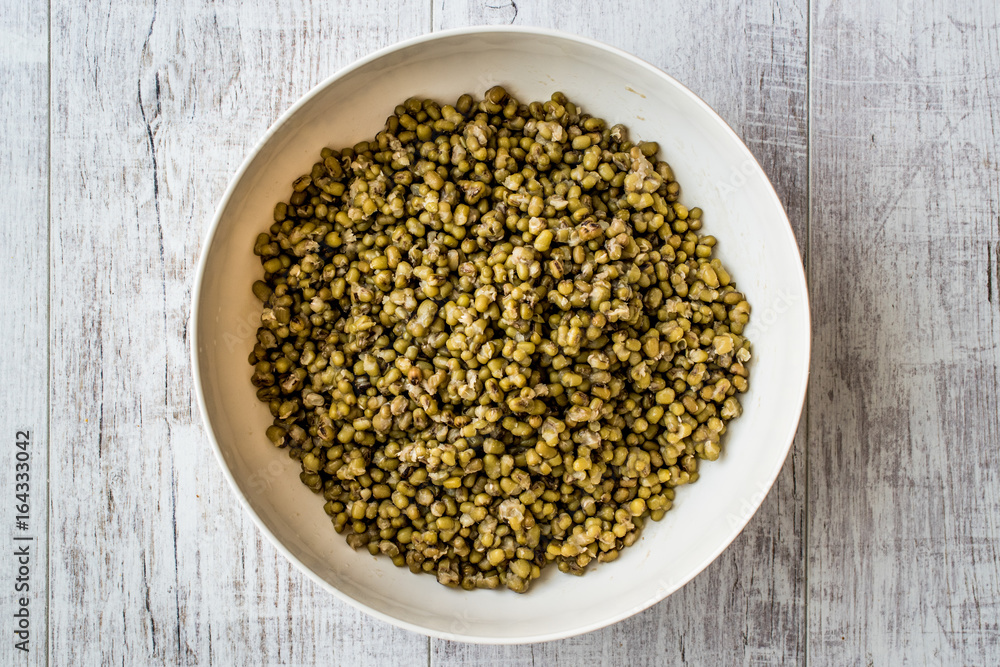 Mung beans in white bowl / Mas fasulyesi Mung beans in white bowl / Mas fasulyesi