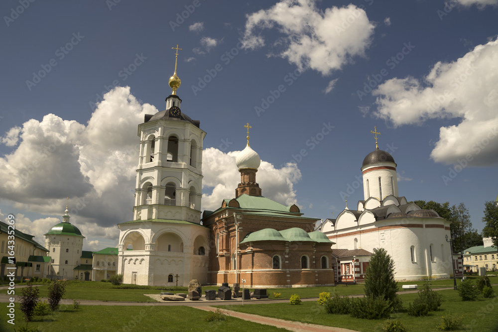 Николо-Пешношский монастырь в Московской области.