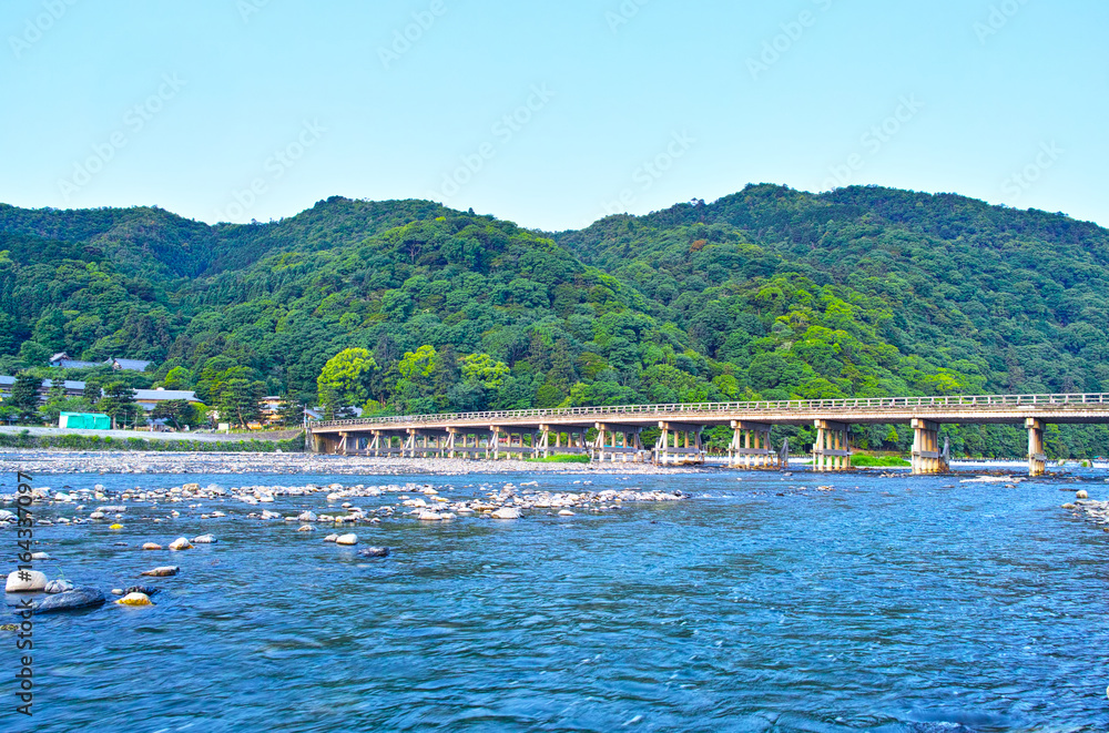 京都嵐山　早朝の桂川に掛かる渡月橋