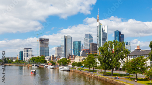 Frankfurt am Main  Ansicht von der Alten Br  cke. 13. Juli 2017. 