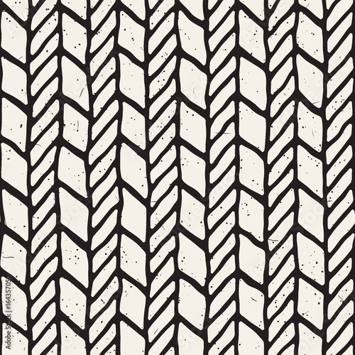 Seamless pattern with hand drawn brush strokes. Ink doodle grunge illustration. Geometric vector pattern.