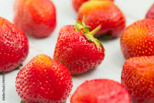 Fototapeta Naklejka Na Ścianę i Meble -  Fresh ripe strawberry