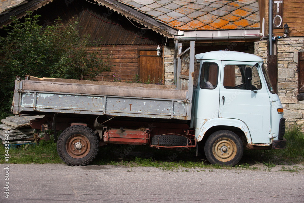 vecchio camion Stock Photo | Adobe Stock