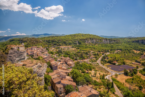 Photos Village of Saignon with lavender field in the Luberon, Provence, France