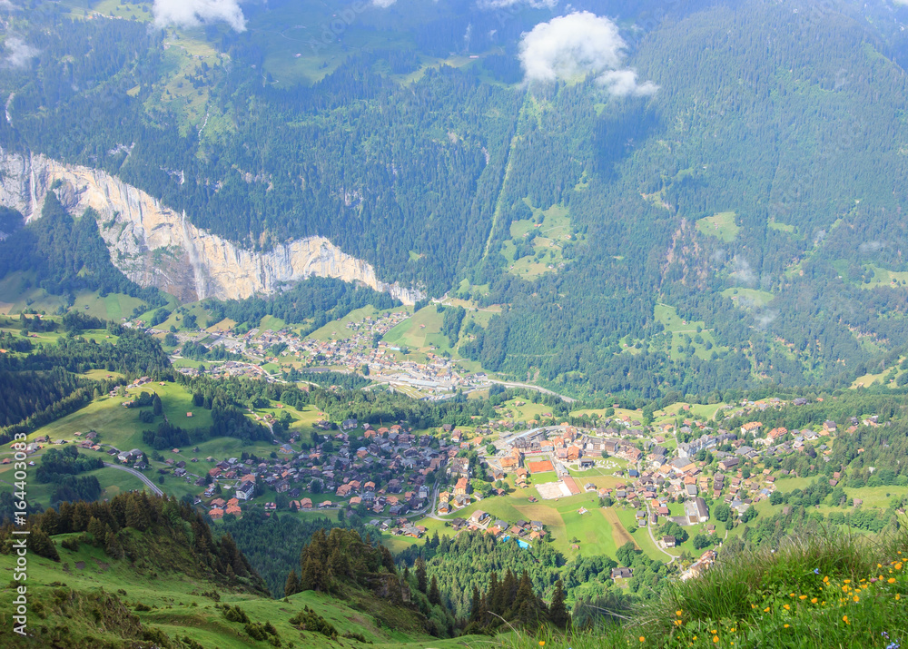The Mannlichen's popular viewpoint over the Lauterbrunnen valley and a popular start location for hikers and skiers. Mannlichen station can be reached from Wengen or Grindelwald cableway. 