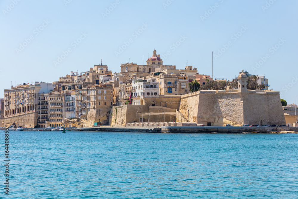 An Vallettas Ufer