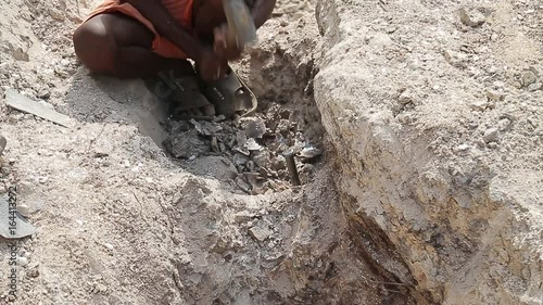 Slavery in Asia. Unskilled workers. Mining of mica. India.