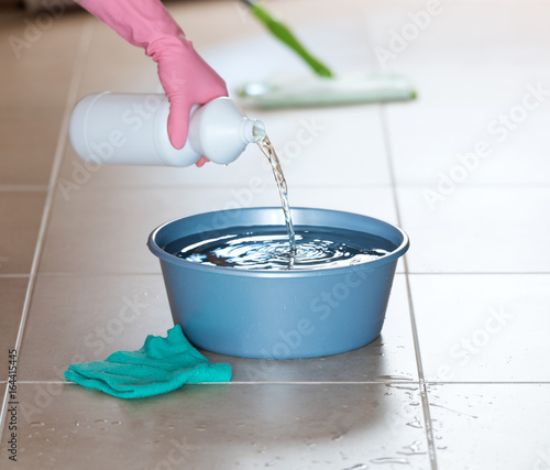 wet floor cleaning photo