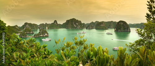 Fotografia Ha Long Bay at sunrise - Vietnam