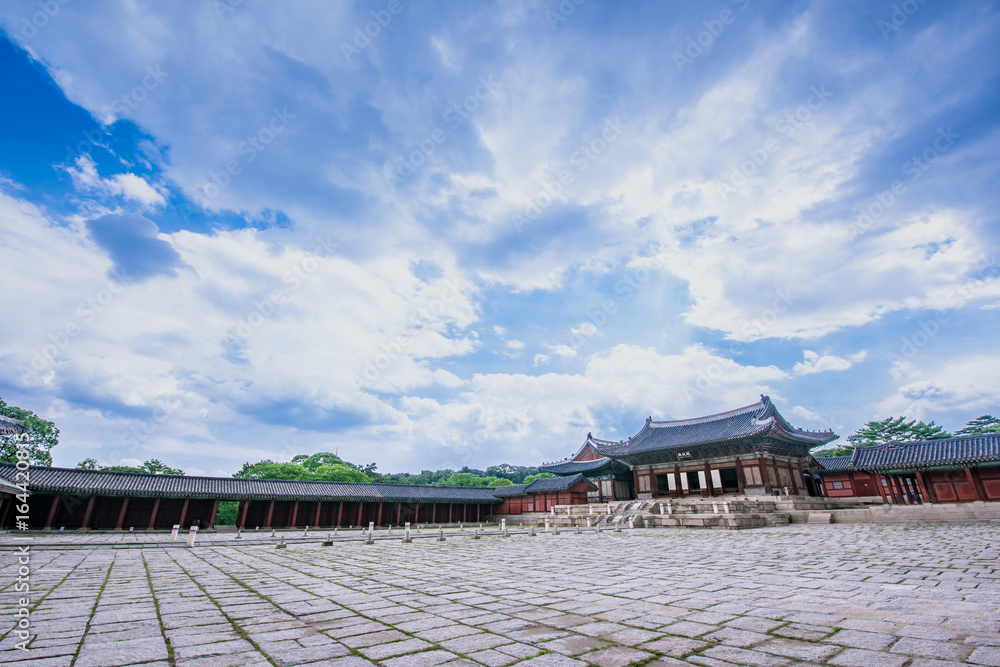 It is the Myeongjeongjeon of Changgyeonggung Palace, the palace where kings of Korea saw their work. South Korea, Seoul.