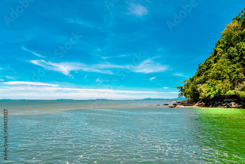 Fototapeta Naklejka Na Ścianę i Meble -  Beautiful panorama of seascape with blue sky at daylight in thailand,High season