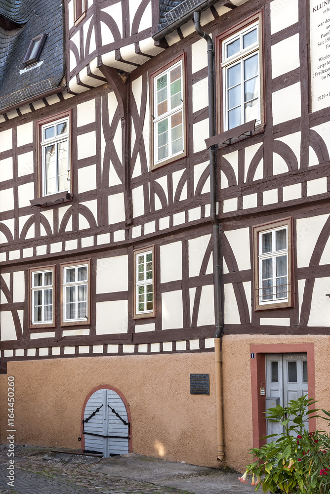 Klunkhardshof in der historischen Altstadt von Rüdesheim am Rhein