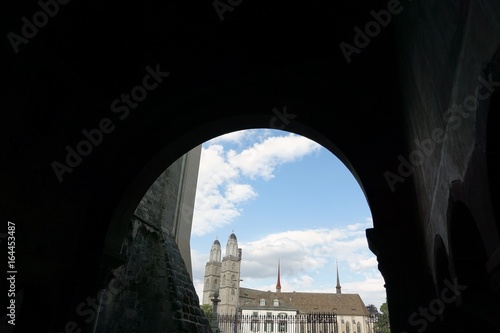 Innenhof in der Fraumünster Kirche mit dem Blick zu Grossmünster und Wasserkirche in Zürich in der schweiz photo