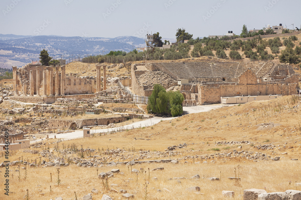 Fototapeta premium Roman amphitheater and temple in Jerash Jordan 