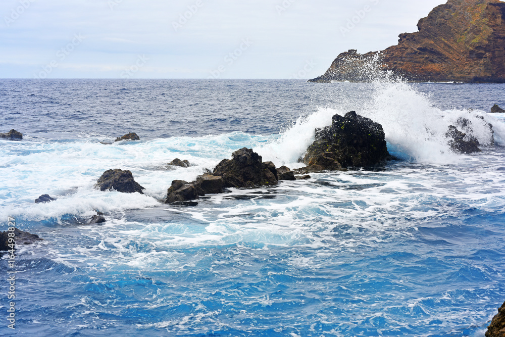 Fototapeta premium Wild ocean waves.
