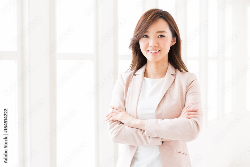 笑顔の女性 ビジネス 笑顔の女性 ビジネス